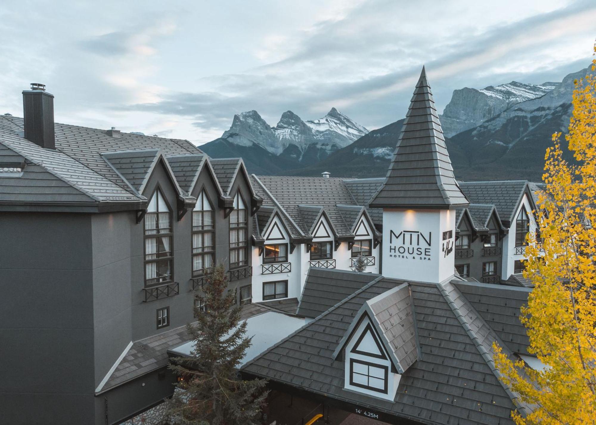 Hotel Mtn House By Basecamp à Canmore Extérieur photo